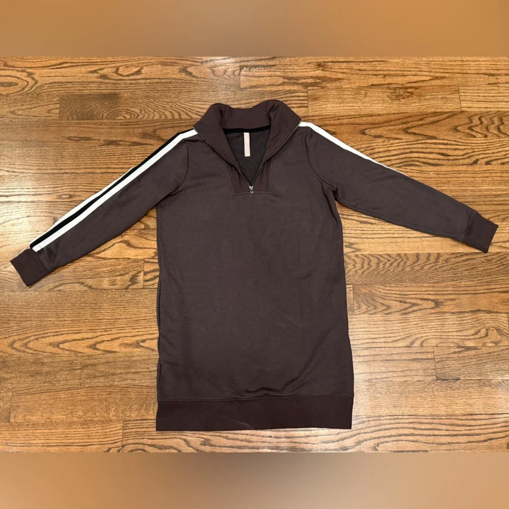 Athleta Brown Quarter-Zip Pullover Sweater w/ White Stripe – Size Medium